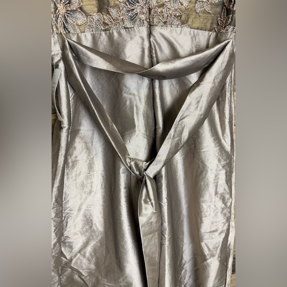 Pisarro Nights Elegant Floral Lace Dress - Picture 7 of 7